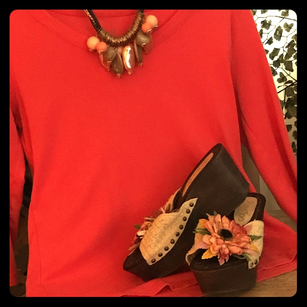 J Jill Coral Tee L & Two Lips Sandals 7.5 - $34